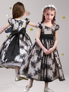 Exquisite Scoop Short Sleeves Black Flower Girl Dress with Sashes 