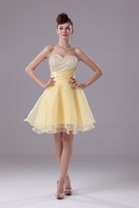 Light Yellow Sweetheart Knee-length Beading Cocktail Dress