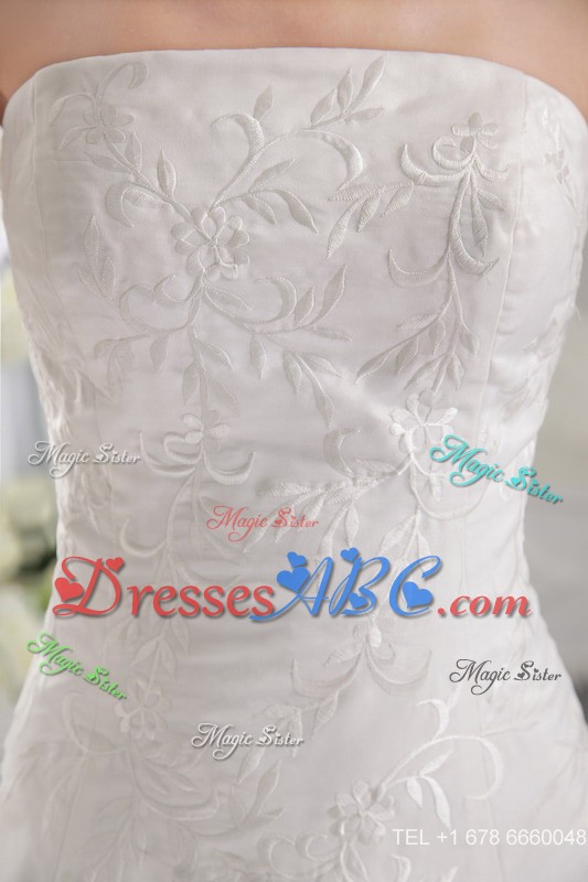 White Princess Strapless Court Train Embroidery Organza Wedding Dress