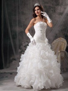 Gorgeous Strapless Floor-length Organza Beading Wedding Dress