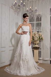 Beautiful Strapless Court Train Lace Appliques Wedding Dress