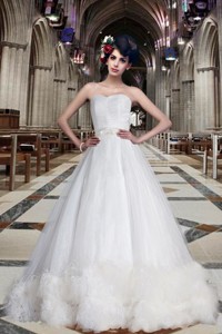 Fashionable A Line Sweetheart Chapel Train Wedding Dress