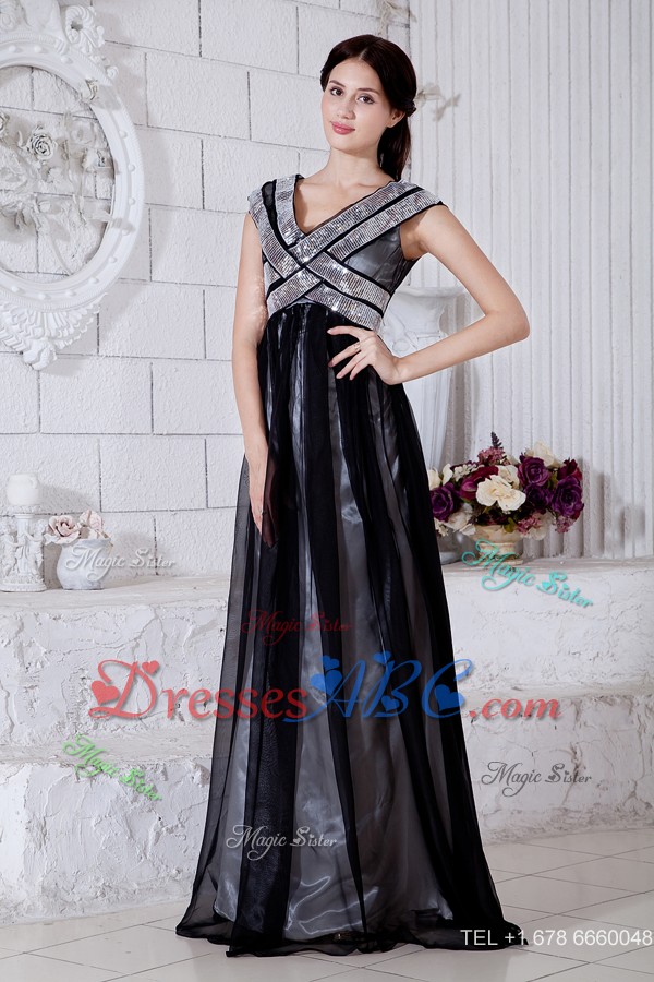 Black Empire V-neck Brush Train Chiffon Sequins Prom / Evening Dress