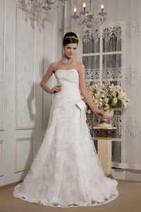 Affordable Strapless Court Train Lace Bowknot Wedding Dress