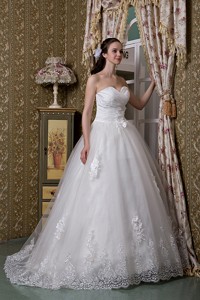 Elegant Sweetheart Brush Train Taffeta And Lace Wedding Dress