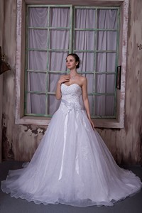 Modest Sweetheart Chapel Train Taffeta And Organza Appliques And Hand Made Flower Wedding Dre