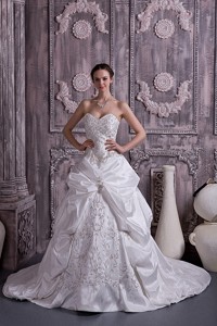 Lovely Princess Sweetheart Court Train Taffeta Embroidery With Beading Wedding Dress