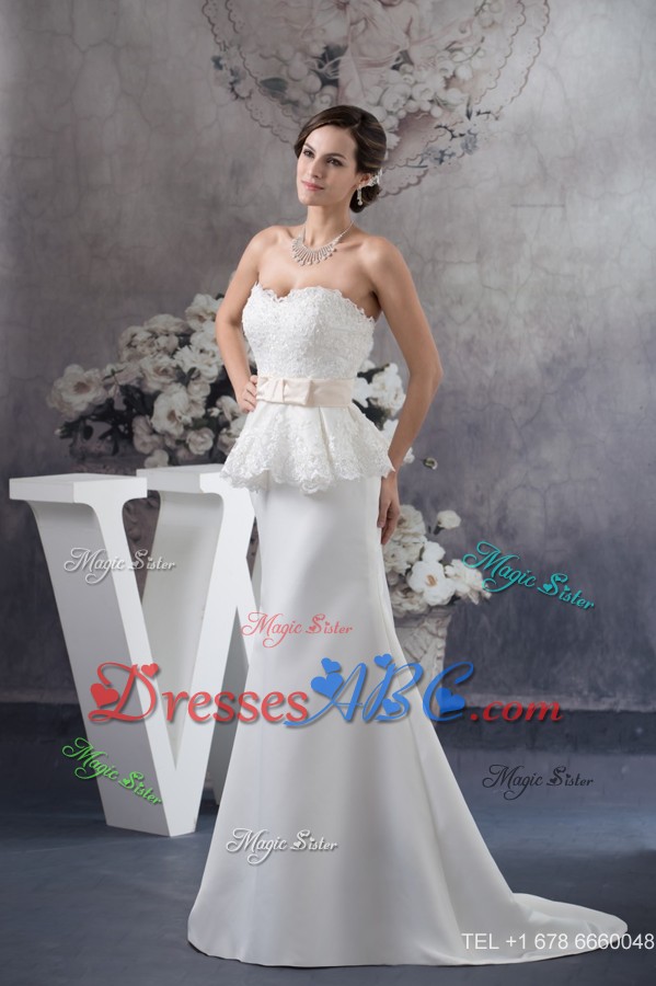 Sweetheart Brush Train White Wedding Dress with Champagne Bowknot 