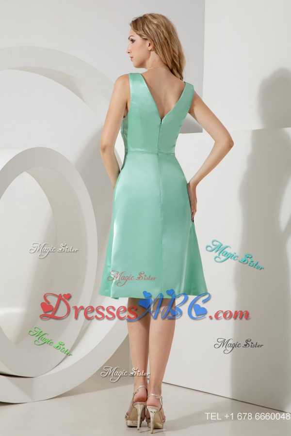 Apple Green Pricess V-neck Dama Dress Knee-length Taffeta