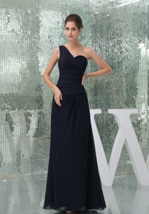 One Shoulder Ruched Long Mother In Law Dress In Navy Blue