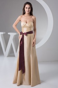 Gold Floor-length Sweetheart Mother of the Bride Dress with Grape Sash